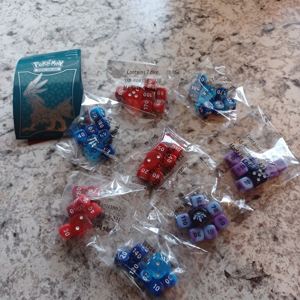 Pokemon TCG dice sets Collectible Shord & shield Fusion strike sealed packs